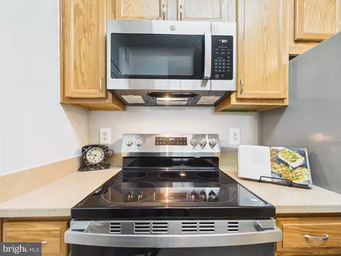 Kitchen - 1601 Spring Gate Dr #1307, Mclean, VA 22102 photo 4 of 6