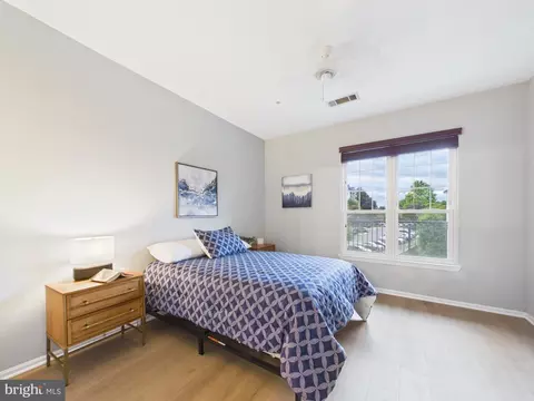 Bedroom - 1601 Spring Gate Dr #1307, Mclean, VA 22102 photo 1 of 2