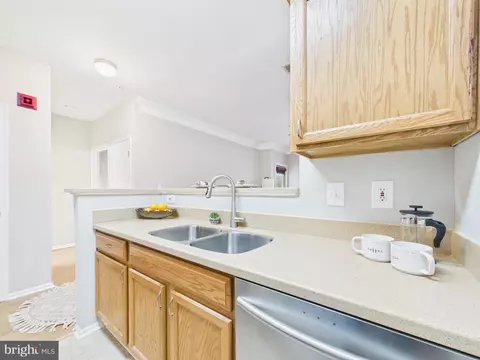 Kitchen - 1601 Spring Gate Dr #1307, Mclean, VA 22102 photo 6 of 6