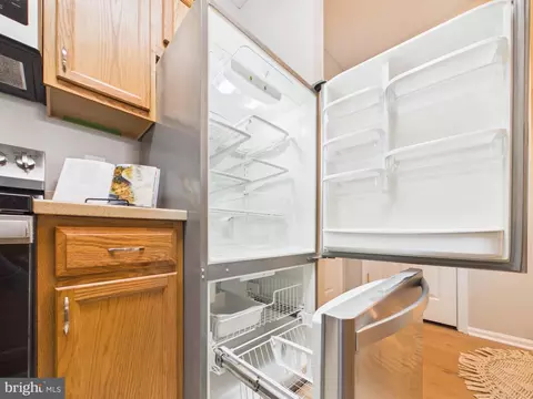 Kitchen - 1601 Spring Gate Dr #1307, Mclean, VA 22102 photo 3 of 6