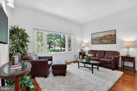 Living - 5845 Rexford Dr #721, Springfield, VA 22152 photo 1 of 2