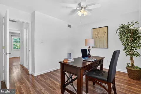 Entry Way - 5845 Rexford Dr #721, Springfield, VA 22152 photo 3 of 5