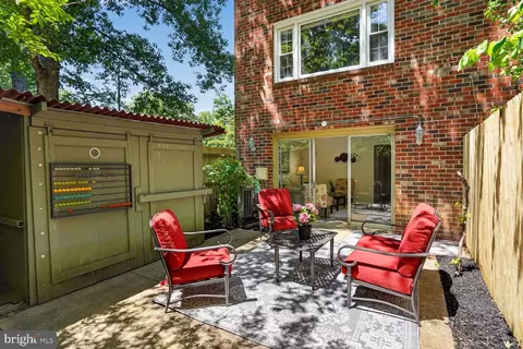 Exterior - 5845 Rexford Dr #721, Springfield, VA 22152 photo 3 of 6