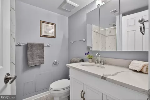 Bath - 5845 Rexford Dr #721, Springfield, VA 22152 photo 2 of 2
