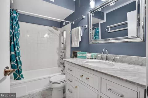 Bath - 5845 Rexford Dr #721, Springfield, VA 22152 photo 1 of 2
