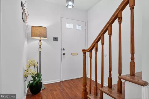 Entry Way - 5845 Rexford Dr #721, Springfield, VA 22152 photo 1 of 5