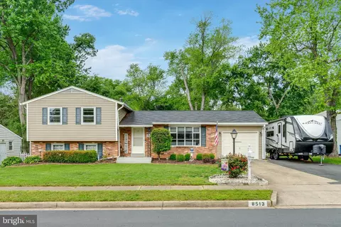 8513 Fairburn Dr, Springfield, VA 22152