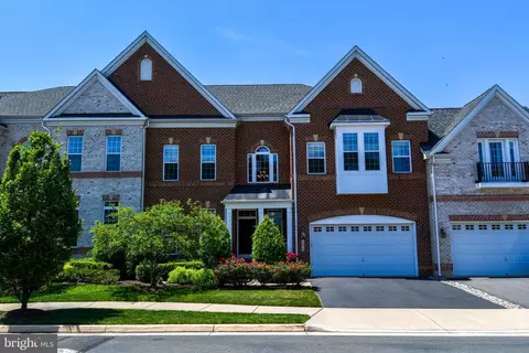 3876 Billberry Dr, Fairfax, VA 22033