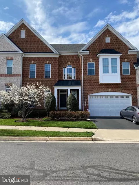 3876 Billberry Dr, Fairfax, VA 22033