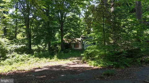 6577 Braddock, Alexandria, VA 22312