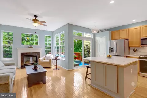 6138 Cinnamon Ct, Alexandria, VA 22310