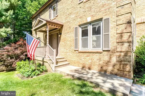 12498 Sweet Leaf Ter, Fairfax, VA 22033
