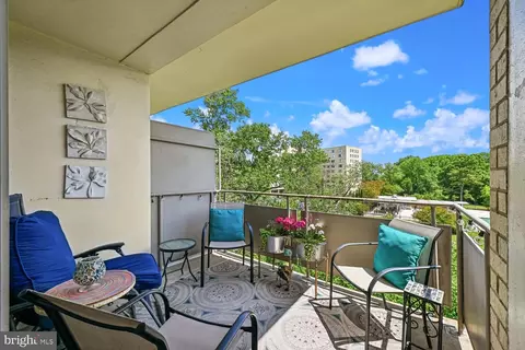 6641 Wakefield Dr #415, Alexandria, VA 22307