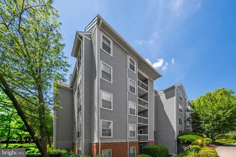 Other - 3179 Summit Square Dr #2-E1, Oakton, VA 22124 photo 4 of 16