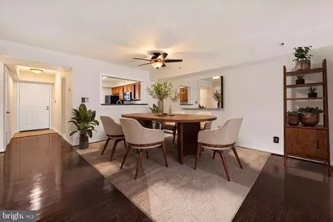 Dining - 3179 Summit Square Dr #2-E1, Oakton, VA 22124 photo 1 of 4