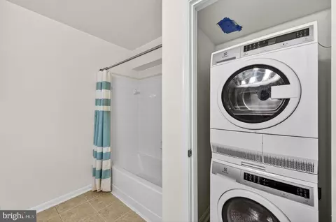 Other - 3179 Summit Square Dr #2-E1, Oakton, VA 22124 photo 13 of 16