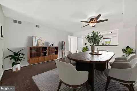 Dining - 3179 Summit Square Dr #2-E1, Oakton, VA 22124 photo 2 of 4