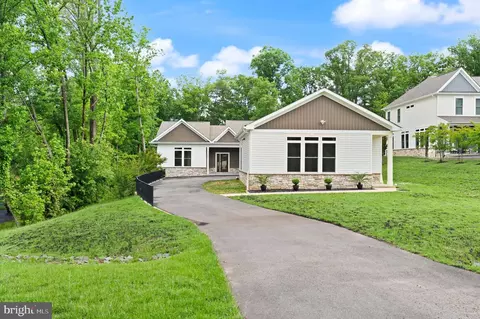 6468 Windham Ave, Alexandria, VA 22315