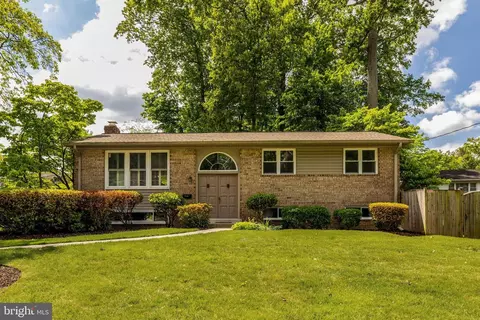 8803 Kenilworth Dr, Springfield, VA 22151