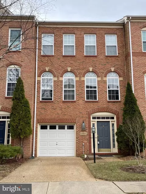13597 Big Boulder Rd, Herndon, VA 20171