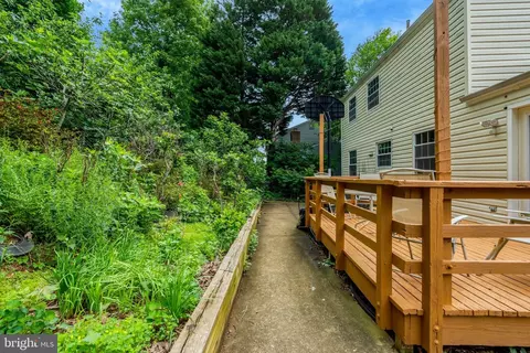Exterior - 5759 Heming Ave, Springfield, VA 22151 photo 7 of 11
