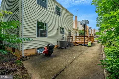 Exterior - 5759 Heming Ave, Springfield, VA 22151 photo 8 of 11