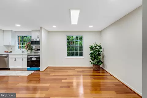 Living - 5759 Heming Ave, Springfield, VA 22151 photo 3 of 7