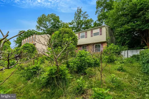 Exterior - 5759 Heming Ave, Springfield, VA 22151 photo 3 of 11