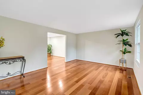 Living - 5759 Heming Ave, Springfield, VA 22151 photo 1 of 7