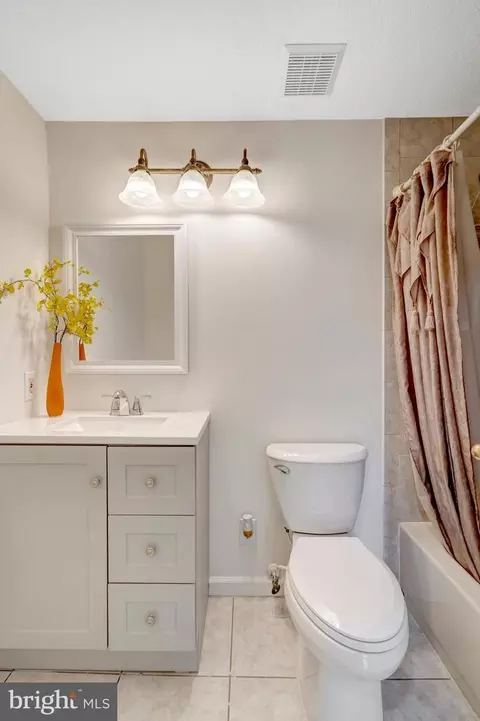 Bath - 5759 Heming Ave, Springfield, VA 22151 photo 4 of 6
