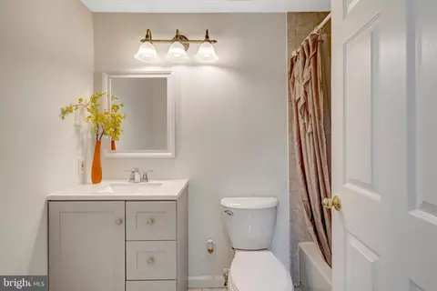 Bath - 5759 Heming Ave, Springfield, VA 22151 photo 3 of 6