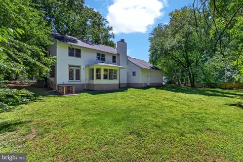 Exterior - 8130 Viola St, Springfield, VA 22152 photo 8 of 8