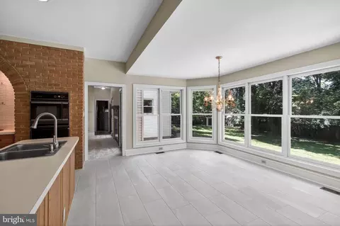 Entry Way - 8130 Viola St, Springfield, VA 22152 photo 3 of 5