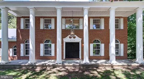 Exterior - 8130 Viola St, Springfield, VA 22152 photo 4 of 8