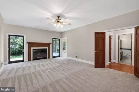 Living - 8130 Viola St, Springfield, VA 22152 photo 3 of 4