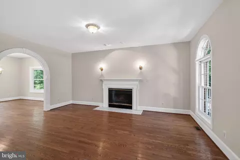 Living - 8130 Viola St, Springfield, VA 22152 photo 1 of 4