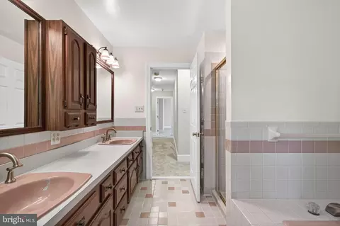 Entry Way - 8130 Viola St, Springfield, VA 22152 photo 5 of 5