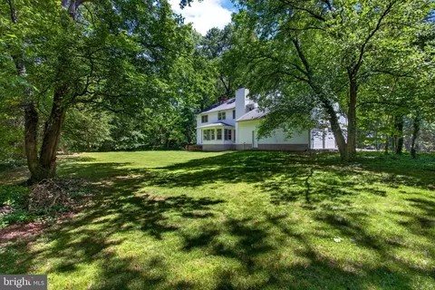 Exterior - 8130 Viola St, Springfield, VA 22152 photo 7 of 8