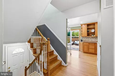5433 Lighthouse Ln, Burke, VA 22015 photo 3