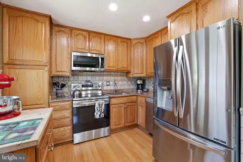 5433 Lighthouse Ln, Burke, VA 22015 photo 6