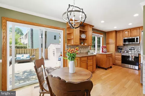 5433 Lighthouse Ln, Burke, VA 22015 photo 4