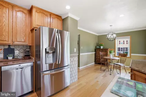 5433 Lighthouse Ln, Burke, VA 22015 photo 9