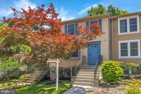 6806 Heatherway Ct, Alexandria, VA 22315