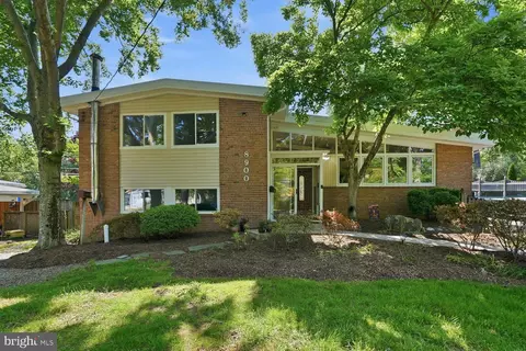 8900 Camfield Dr, Alexandria, VA 22308