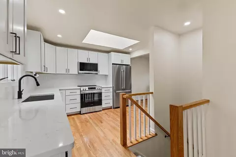 6211 Houston Ct, Alexandria, VA 22310