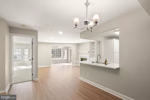 12237 Fairfield House Dr #304A, Fairfax, VA 22033