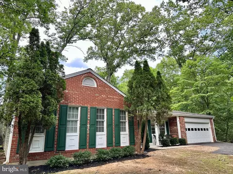 2520 Penny Royal Ln, Reston, VA 20191