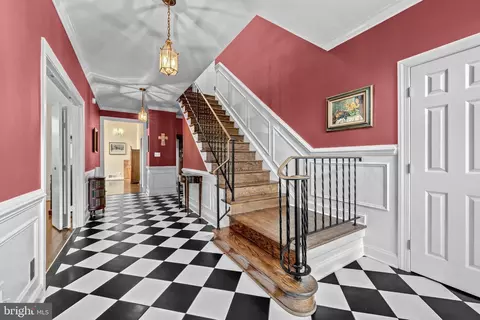 Entry Way - 1502 Highwood Dr, Mclean, VA 22101 photo 2 of 9