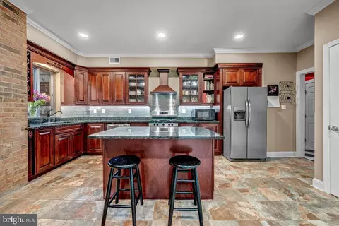Kitchen - 1502 Highwood Dr, Mclean, VA 22101 photo 2 of 4