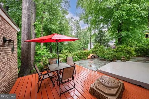 Exterior - 1502 Highwood Dr, Mclean, VA 22101 photo 3 of 7